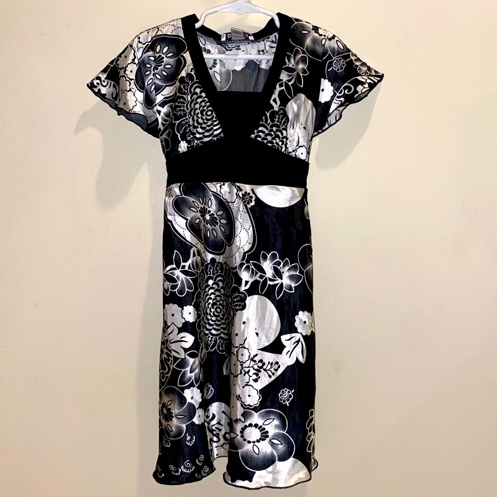 NEW Black/White Floral Dress